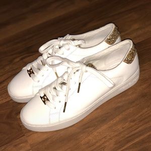Michael Kors ‘Irving’ White/Gold Sneaker